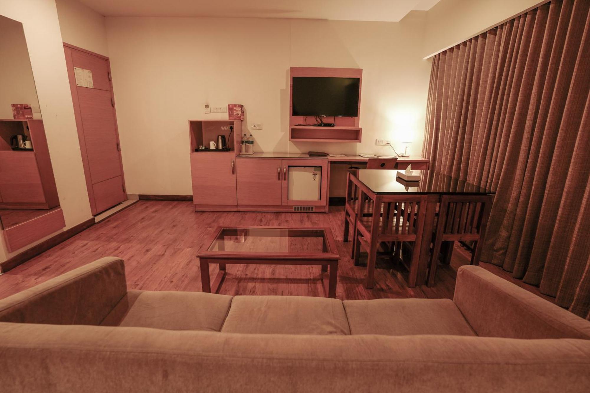 Hotel Indriya Wayanad Kalpetta Exteriör bild