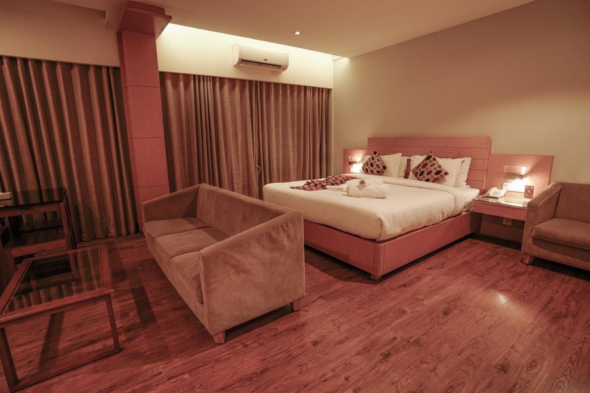 Hotel Indriya Wayanad Kalpetta Exteriör bild